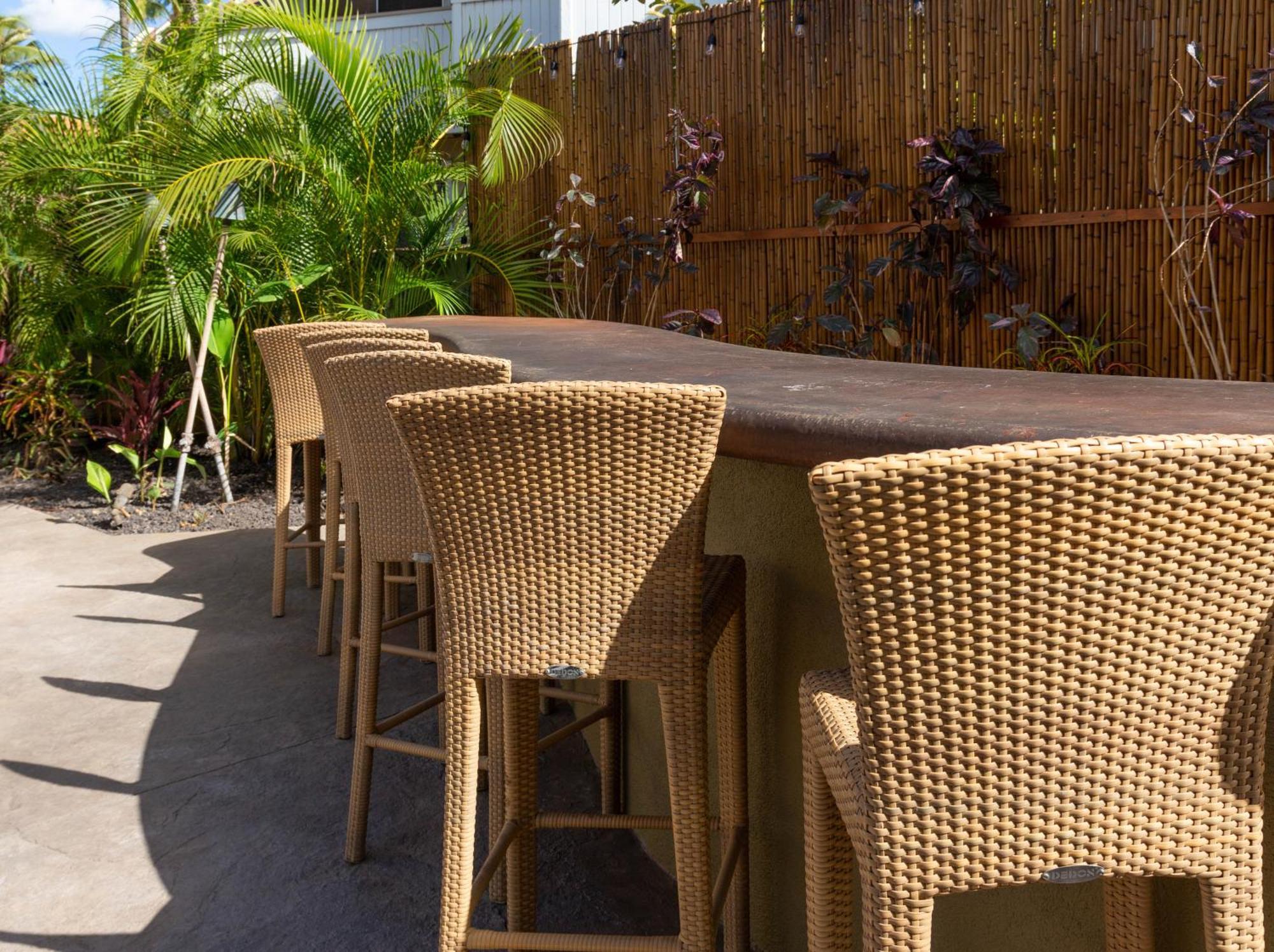 Plumeria Suite, 2-Bedrooms, Sleeps 6, Pool & Bbq, Pre-Renovation Summer Sale Kihei Zewnętrze zdjęcie